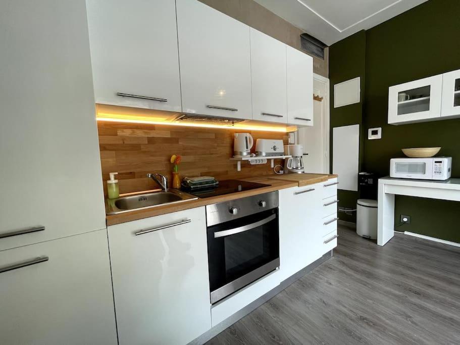 La Room: Seaside Apartment + Terrace + Parking Menton Exterior foto